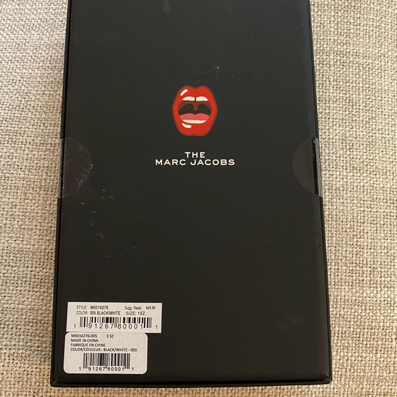 Genuine Marc Jacob’s 11 XR Ordered wrong size, never used ever - Picture 3 of 4